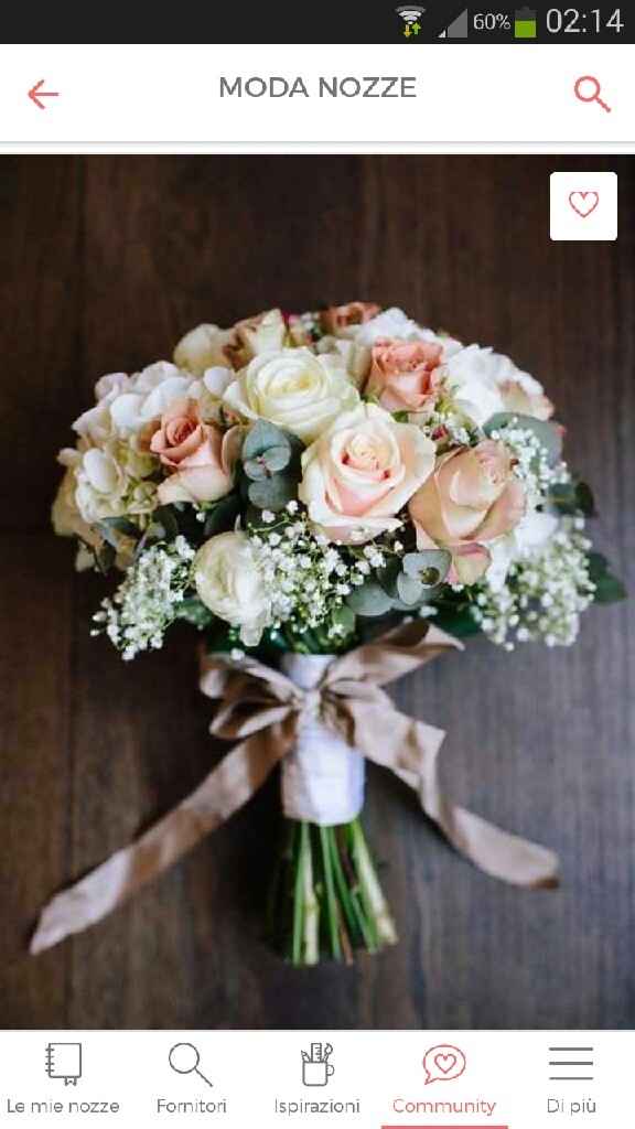 Bouquet  con rosa pesco e rose  bianche - 1