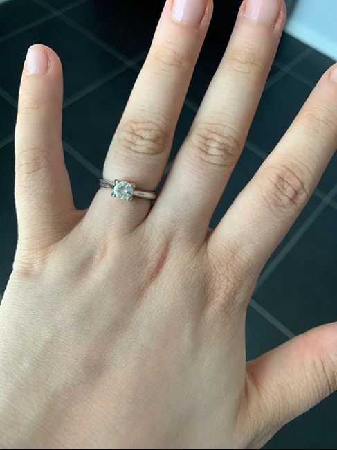 E ora mostraci una foto del tuo anello di fidanzamento! 9