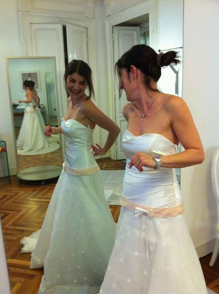 Mi fate vedere i vostri abiti? - 1