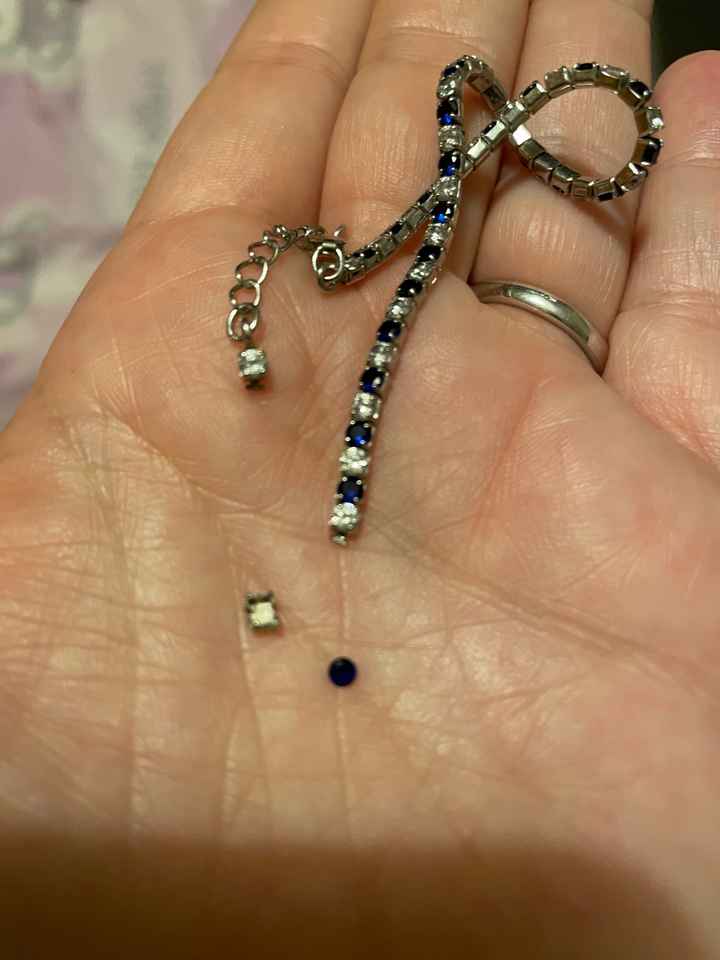 Stroili pessimo per non dire altro.... - 1