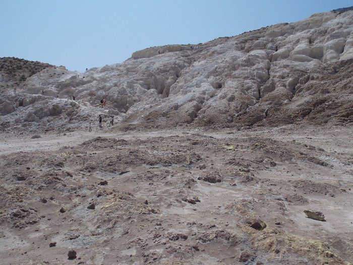 all'interno del cratere