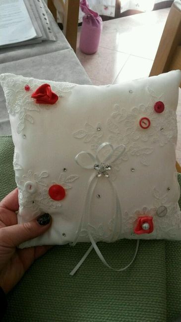 Cuscinetto e bracciali testimoni - 1