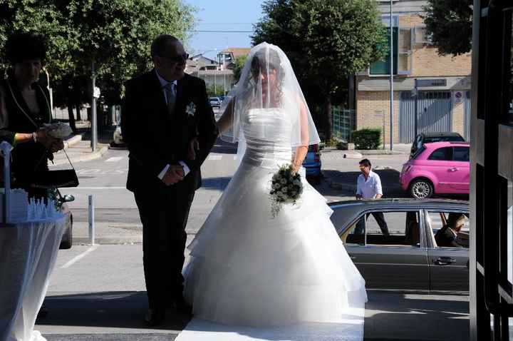 Io e papà all'arrivo in chiesa