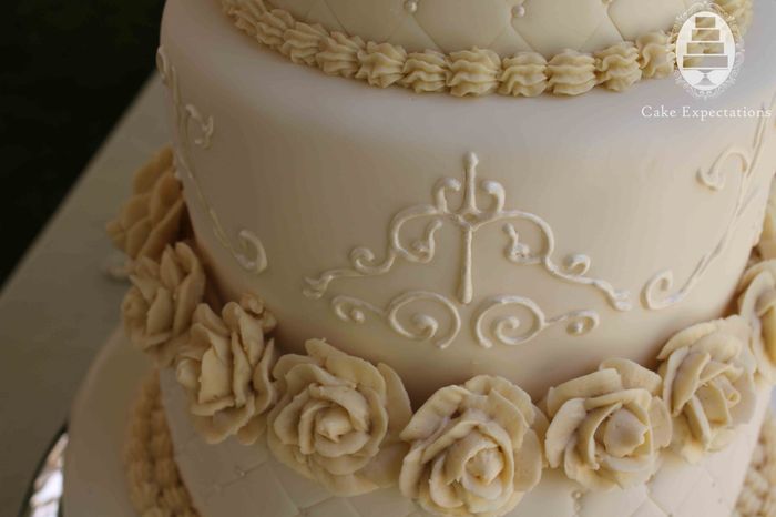 Dettagli torta bianco ed avorio