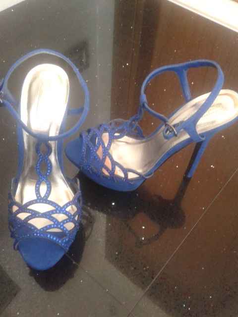 Sandali blu