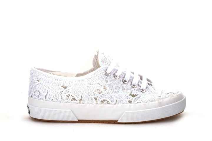 Superga lace