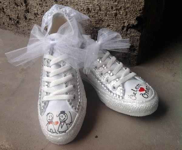 Sposa hot sale con sneakers