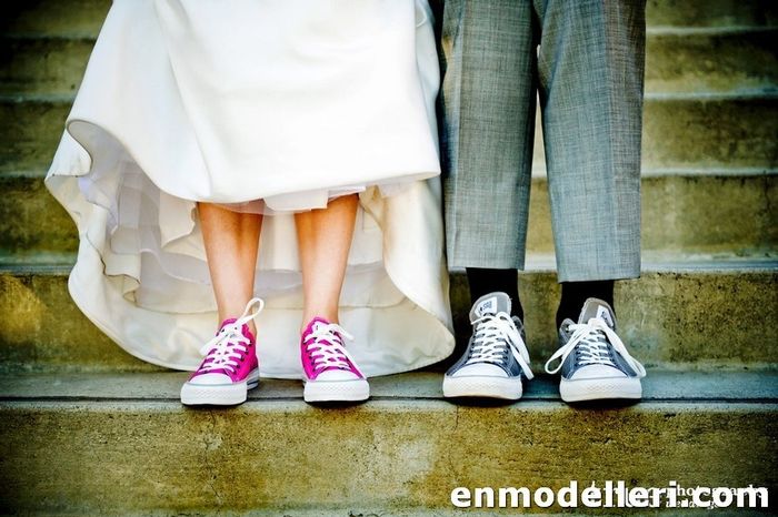 matrimonio con scarpe da ginnastica