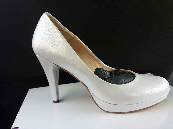 Mi consigliate le scarpe?  sono in crisi.. - 1