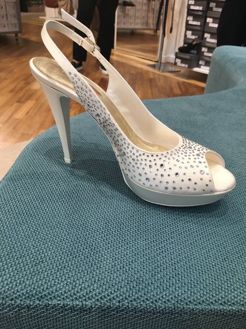 Il colore delle vostre scarpe 👠 - 1