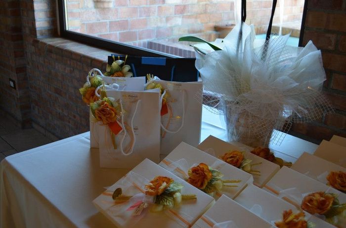 TAVOLO BOMBONIERE E REGALO TESTIMONI 1