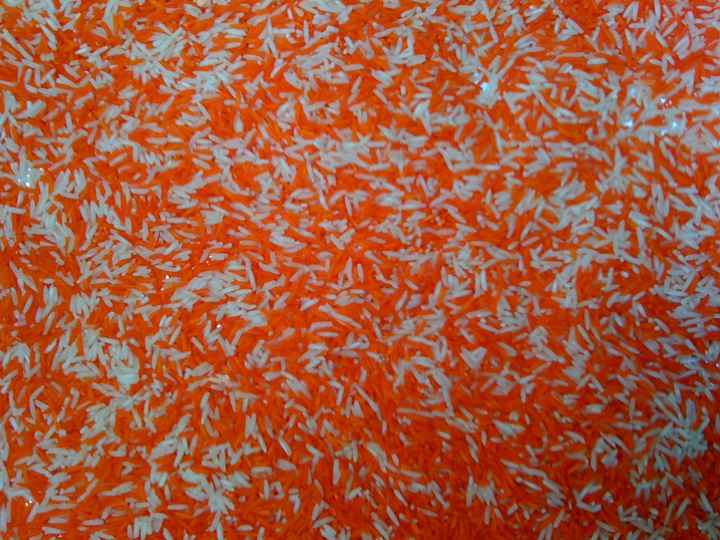 riso arancione e avorio