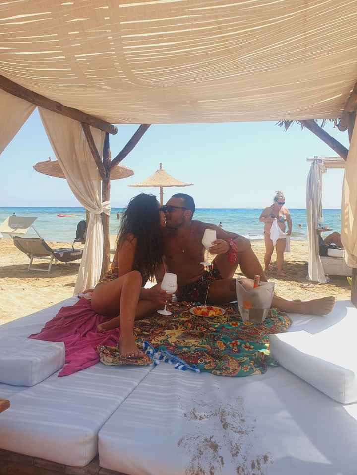 Postate una foto di voi due 👇 - 1