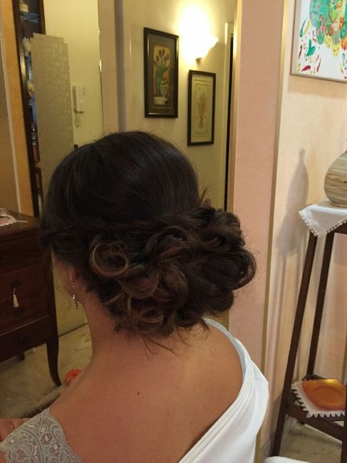Cosa ne pensate di trucco e capelli? - 3