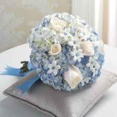 Bouquet con ortensi blu