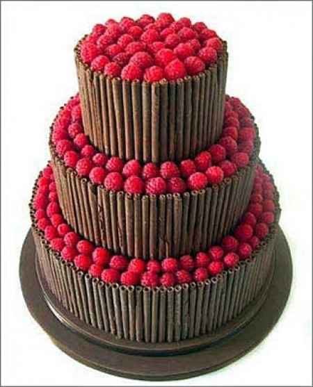 Torta cioccolato e frutti rossi