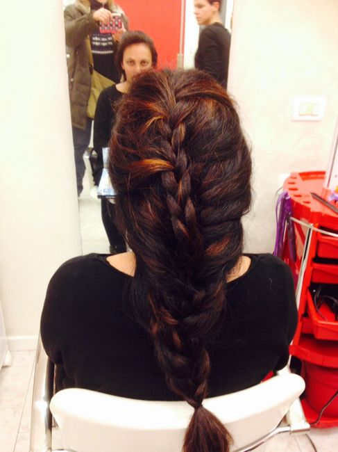 Acconciature per capelli ricci non tradizionali - 1