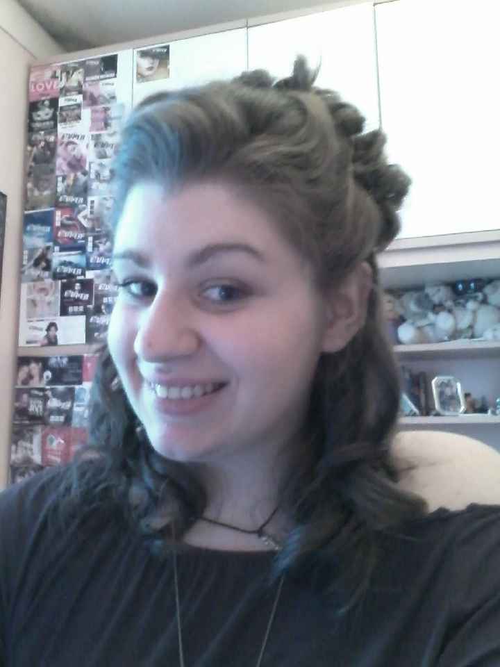 Prova trucco e acconciatura!!! che ne dite? - 1