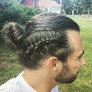 Acconciature sposo con capelli lunghi - 2