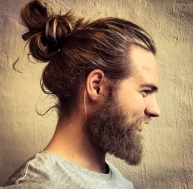 Acconciature sposo con capelli lunghi - 3