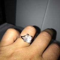 E ora mostraci una foto del tuo anello di fidanzamento! - 1