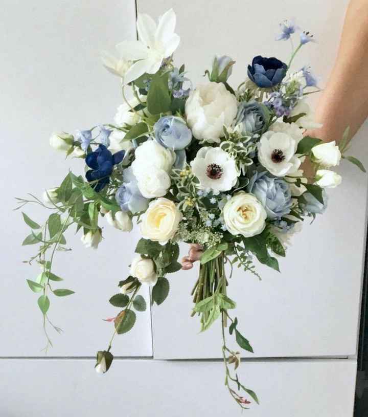 Bouquet bianco e blu/azzurro - 1