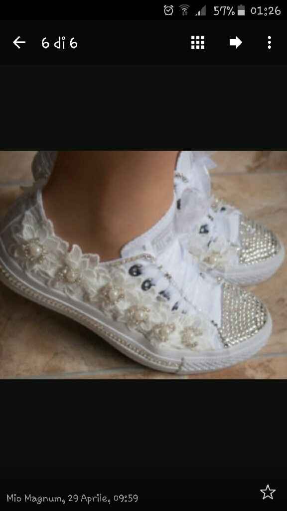 Scarpe con tacco o scarpa a tennis? - 1