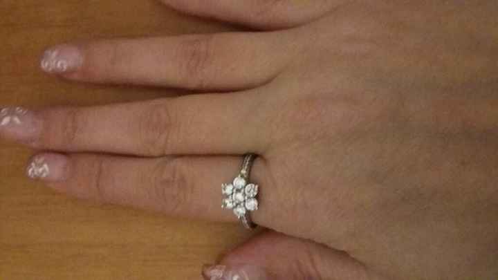 Mi fate vedere i vostri anelli di fidanzamento? - 1