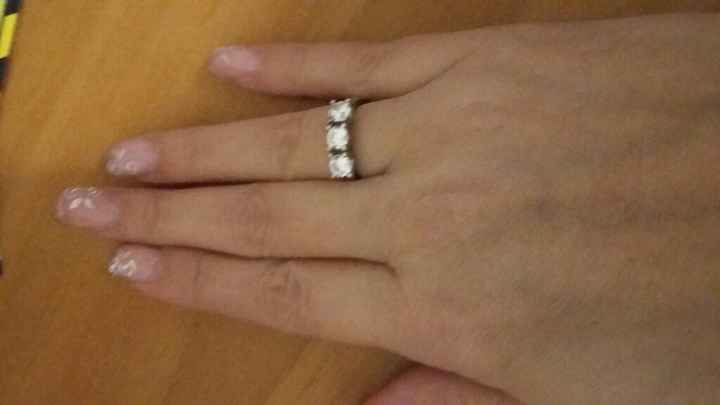 Mi fate vedere i vostri anelli di fidanzamento? - 2