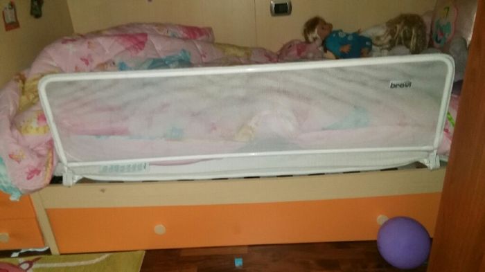 Bambini  e lettini. - 1