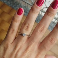 E ora mostraci una foto del tuo anello di fidanzamento! - 1