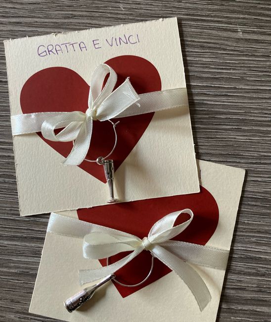 Gratta e vinci, in cerca di adesivi da grattare 1