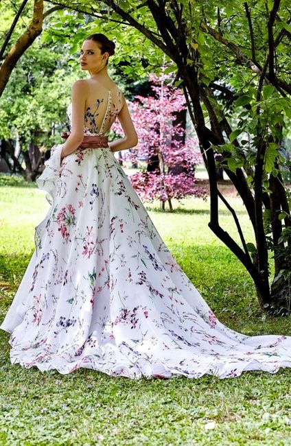 Missione arcobaleno 🌈  : quando l'abito da sposa si fa colorato. 7