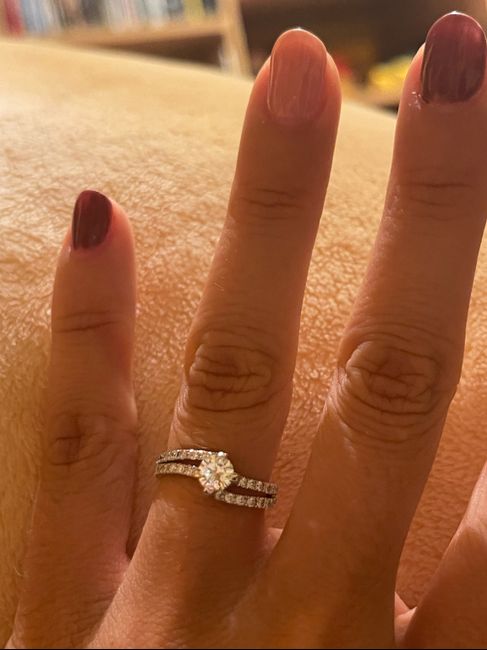 Ragazze vi piace l’anello che mi ha regalato il mio futuro sposo? - 1
