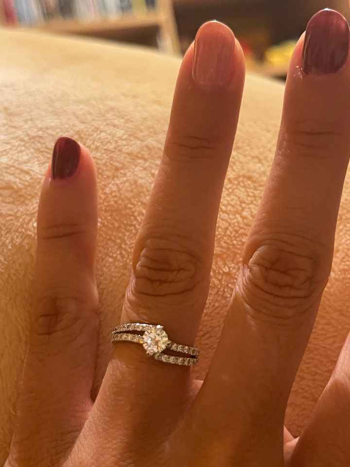 Ragazze vi piace l’anello che mi ha regalato il mio futuro sposo? - 1