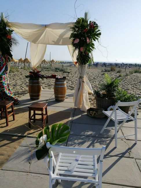Allestimento tavolo per rito civile in spiaggia 7
