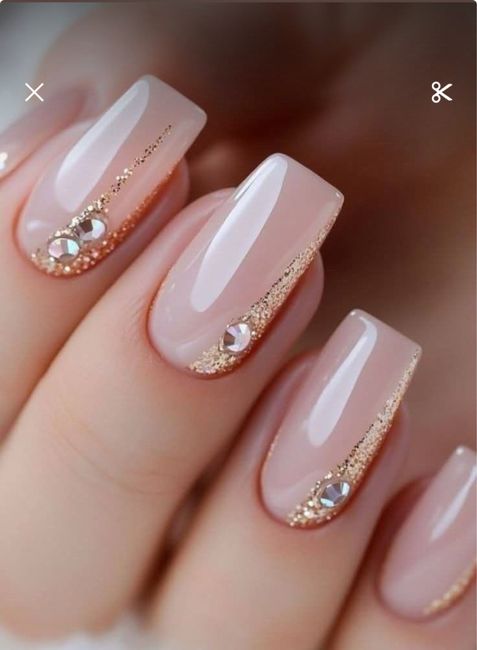 Idee per manicure da sposa? Elegante ma non esagerata 💅💍 2