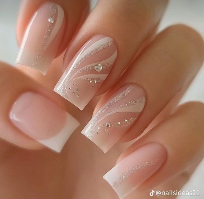 Idee per manicure da sposa? Elegante ma non esagerata 💅💍 - 2