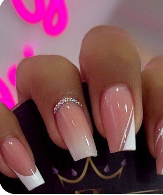 Idee per manicure da sposa? Elegante ma non esagerata 💅💍 4