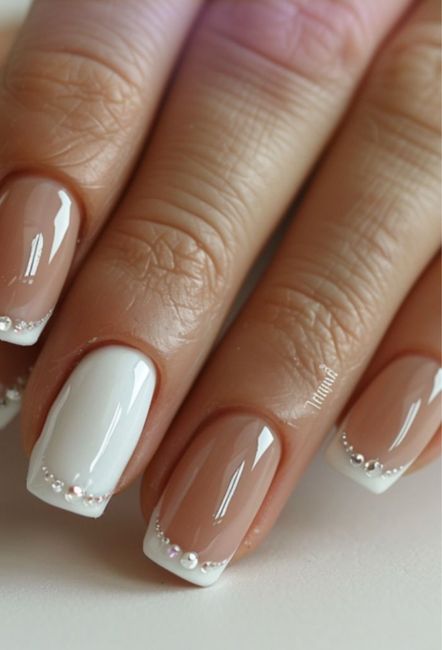 Idee per manicure da sposa? Elegante ma non esagerata 💅💍 7