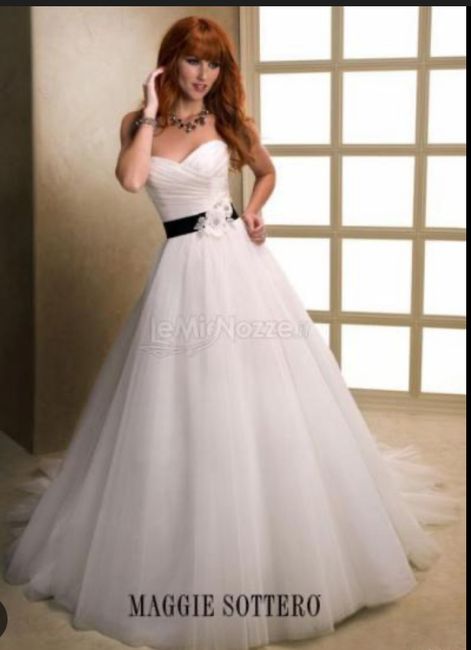 Abito con un pizzico di nero - 1