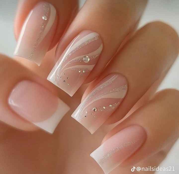 Idee per manicure da sposa? Elegante ma non esagerata 💅💍 - 2