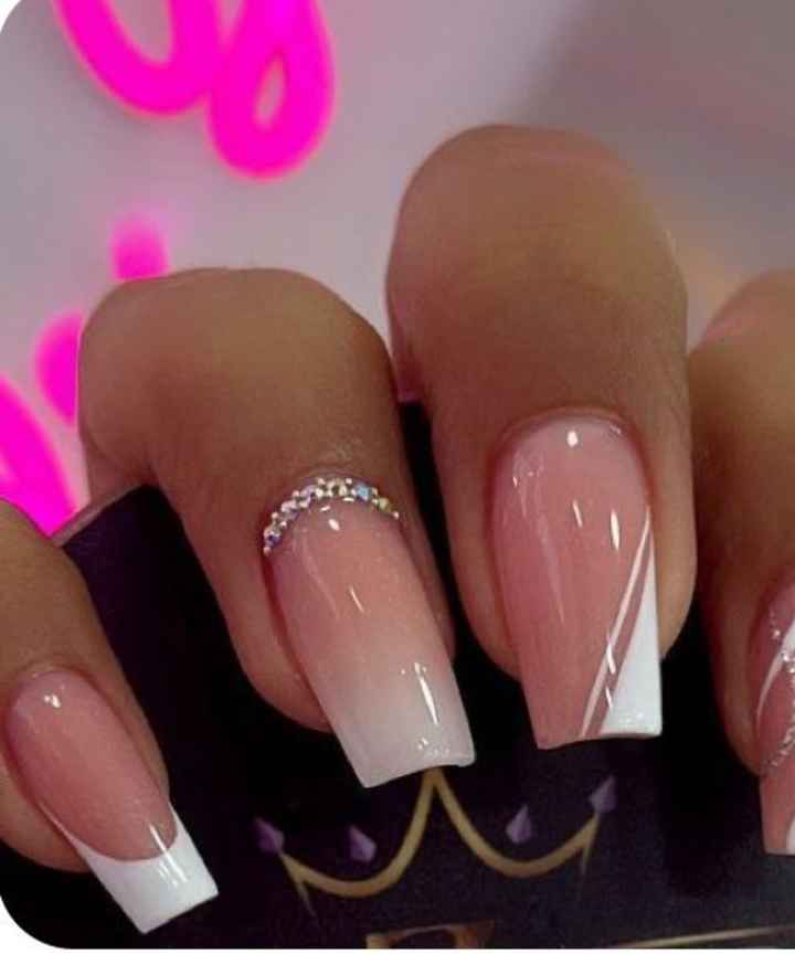 Idee per manicure da sposa? Elegante ma non esagerata 💅💍 - 3