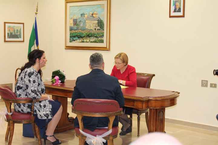 Attendendo di firmare