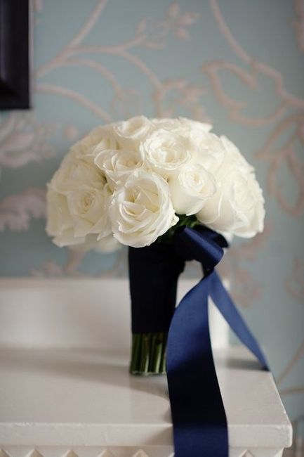 Bouquet bianco e blu 4