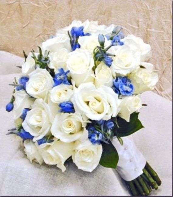 Bouquet bianco e blu 5