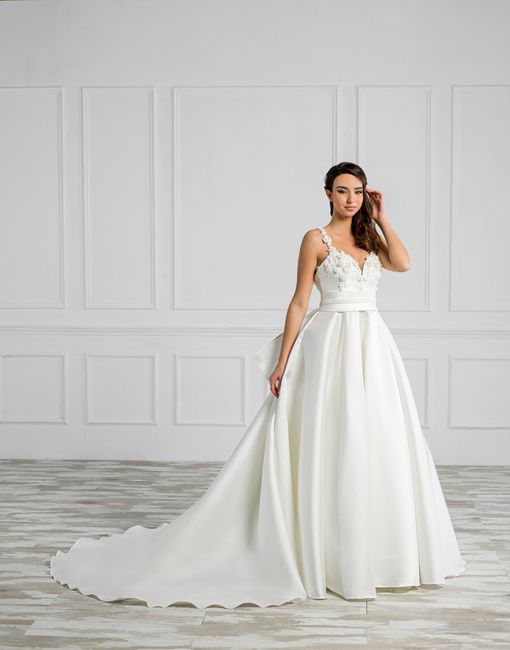 Abiti da sposa 2021: 10 modelli con applicazioni 3D che dovete vedere 6