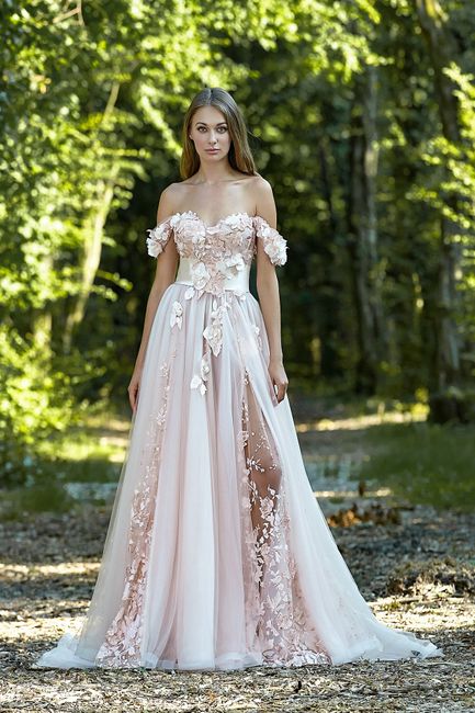 Abiti da sposa 2021: 10 modelli con applicazioni 3D che dovete vedere 7