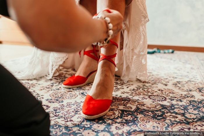 Spose con scarpe colorate: quante siete?👠  1