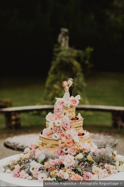 12 torte nuziali bellissime e perfette per i matrimoni in primavera/estate 2023 10